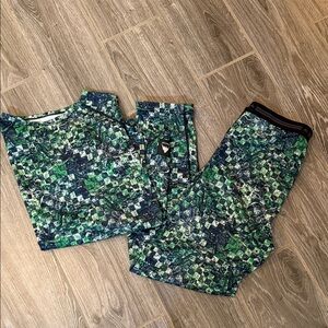 Burton Kids lightweight dryride base layer Set in Green block camo size large 12